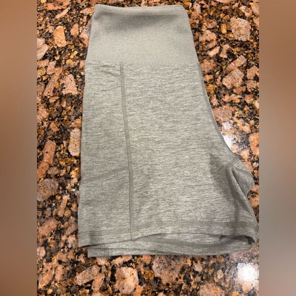 Zobha Athletic Shorts size medium NWOT - Picture 1 of 3